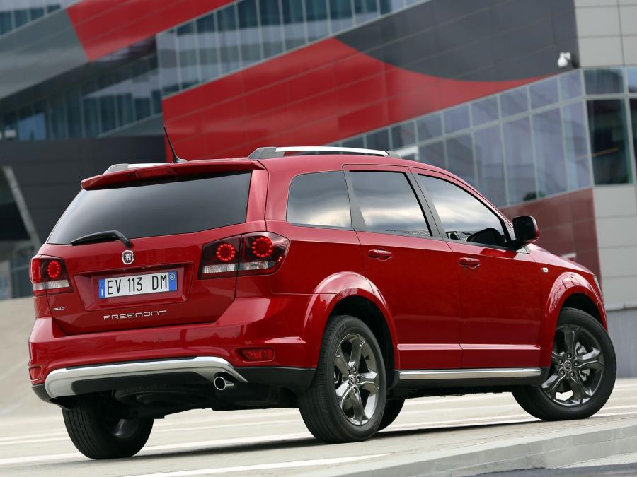  Fiat Freemont Cross 2014 года  (фото 3 из 32)